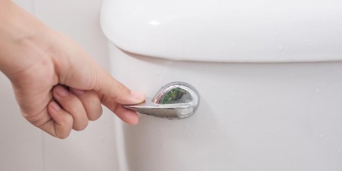 Comment remplacer une chasse d'eau WC ? - Action Bricolage